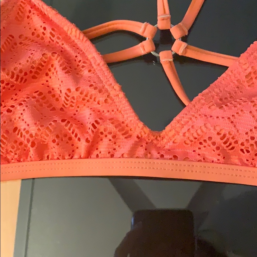 Bikini - Picture 3 of 5